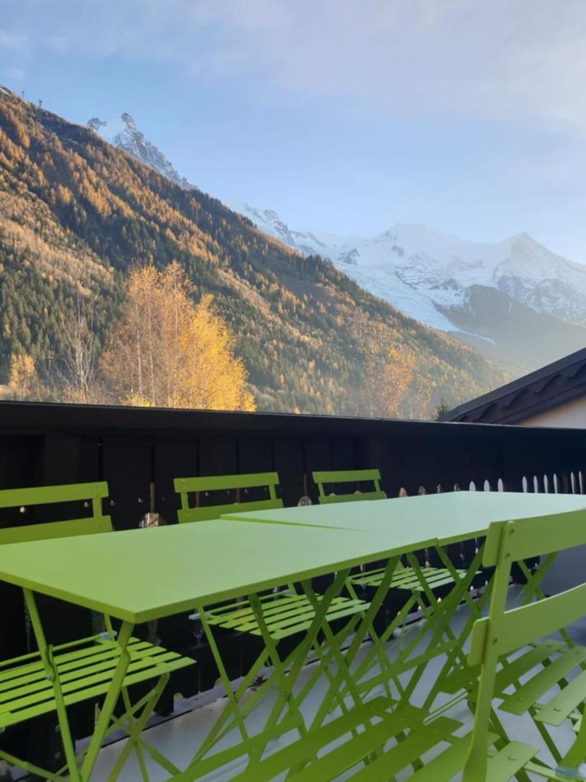 Mont Blanc View Apt In The Heart Of Chamonix Exterior photo
